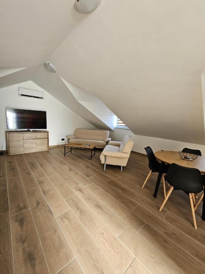 Harmony Suites Bol Exterior foto
